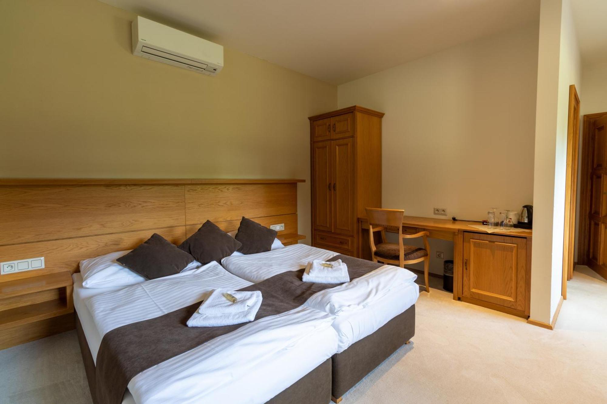 Hotel Resort Lovecka Basta Strakonice Exterior photo