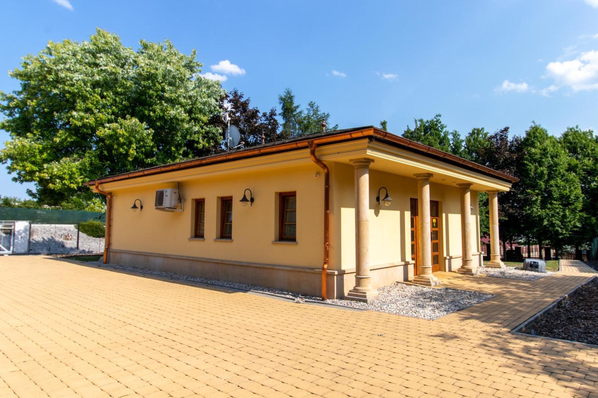 Hotel Resort Lovecka Basta Strakonice Exterior photo